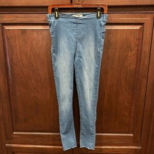 Free People pull on style skinny jeans sz 28